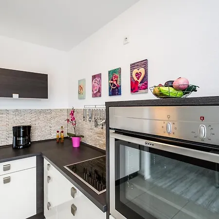 Apartment Koeln Rath Exterior photo
